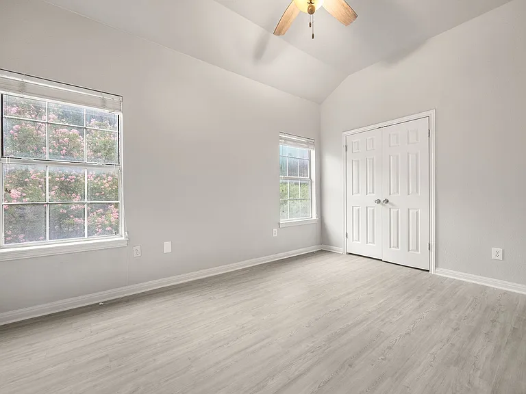 1604 Lakeway Blvd — Photo 16