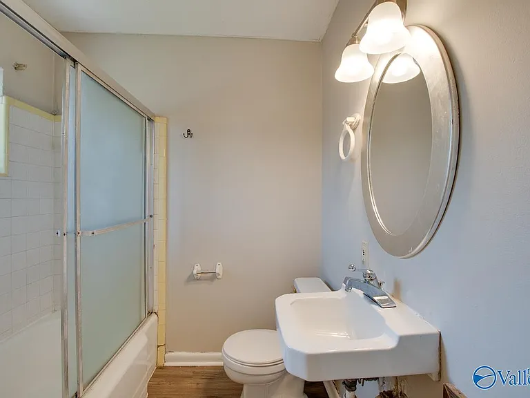 1330 Oshaughnessy Ave NE #A — Photo 29