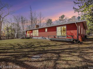 5366 Lakeshore Rd, Deckerville, MI 48427