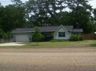 1468 Denton Rd, Dothan, AL 36303