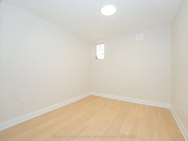 337 Centennial Rd #BASEMENT — Photo 22