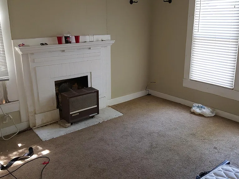 706 W 32nd St #B — Photo 2