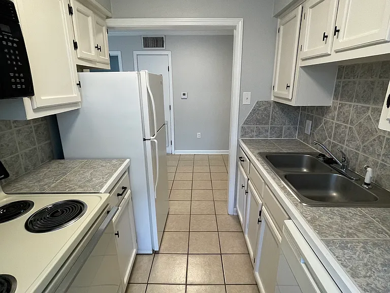 249 Richland Ave — Photo 15
