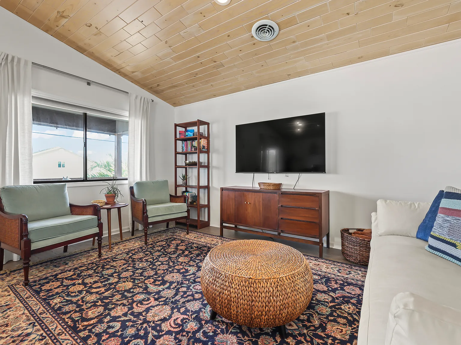 2 bed, 960 sqft, $2,800 — Photo 4