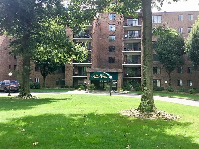 1st image of 712 Angela Dr