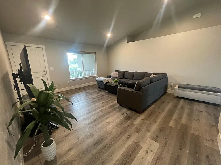 1399 Kenyon Rd — Photo 3