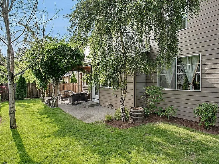24011 SE 11th Pl — Photo 24