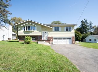 10 High Mills Rd, Burnt Hills, NY 12027