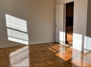 166-05 Highland Ave #4T, Jamaica, NY 11432