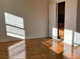 166-05 Highland Ave