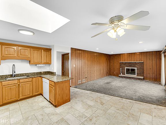 5th image of 15643 Brassie Dr