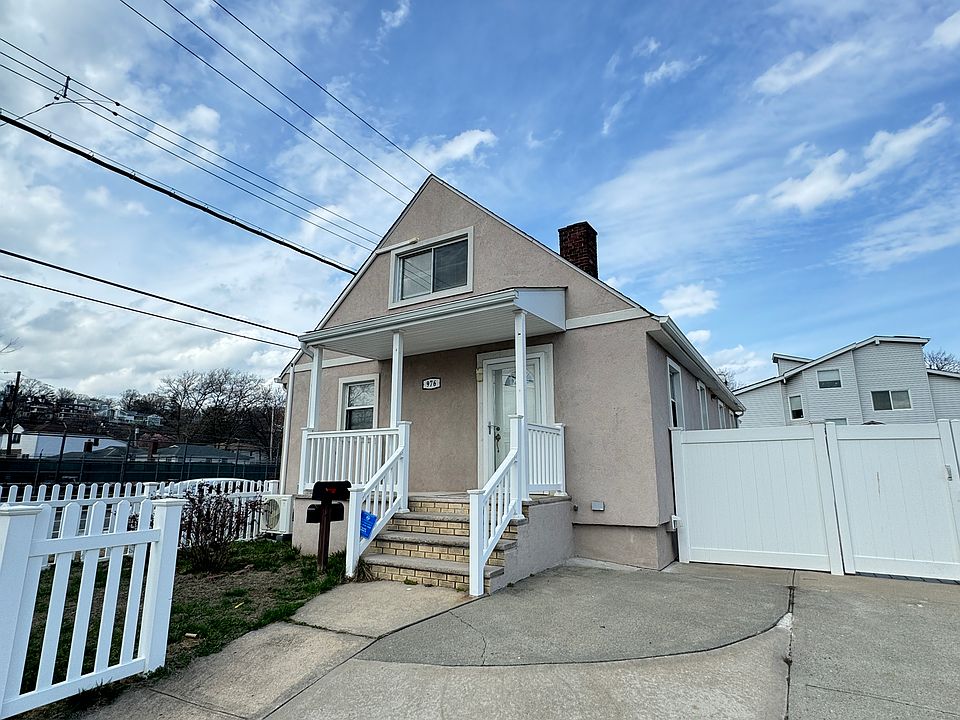 1st image of 976 S Railroad Ave