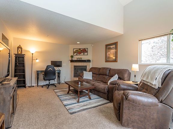 2nd image of 1601 Great Western Dr Unit N1