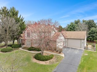 7915 Goldenrod Ct, Brighton, MI 48116