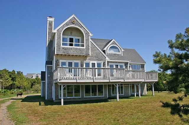 side of house facing south towards south beach