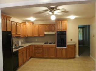 2270 Bennington Pl, Maryland Heights, MO 63043