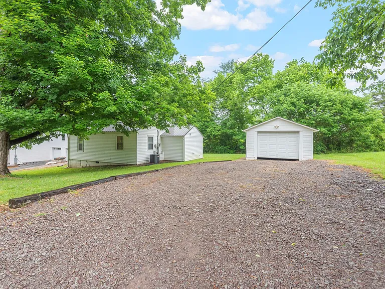 1709 Forrester Rd — Photo 25