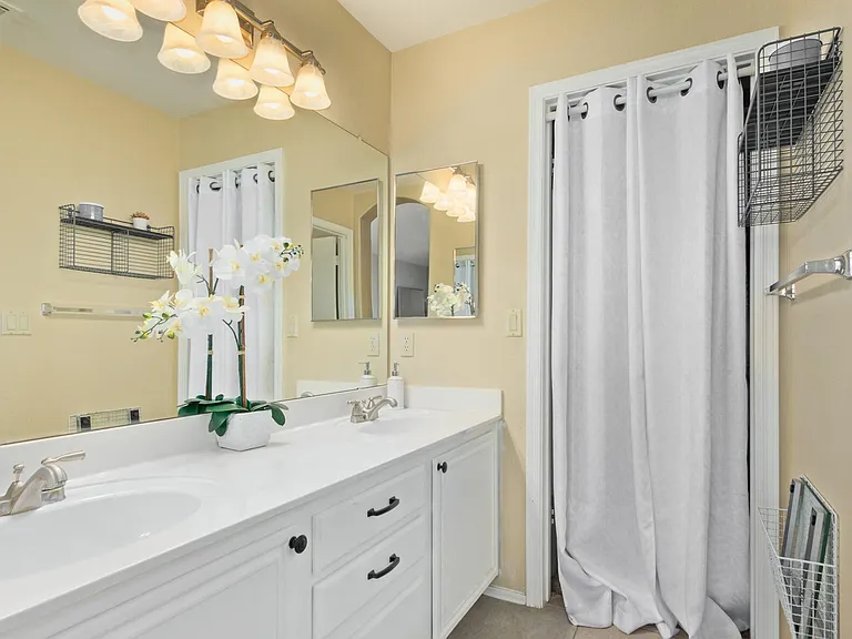 6916 W Tina Ln — Photo 17