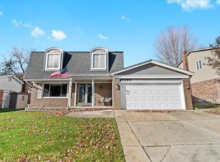 9469 Baywood Dr, Plymouth, MI 48170