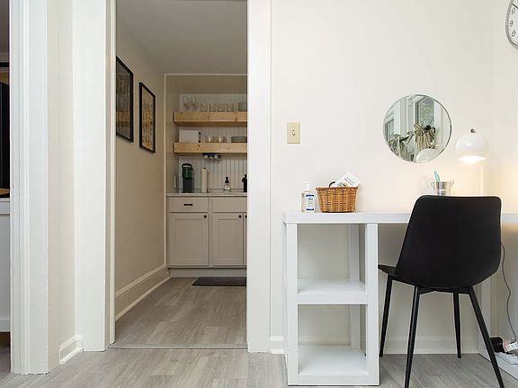 5th image of 10 1/2 Robin St NW #1