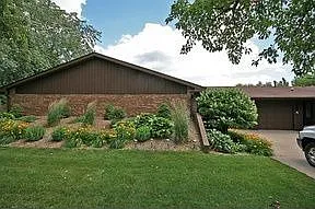112 W Whitehall Ct APT B photo 1