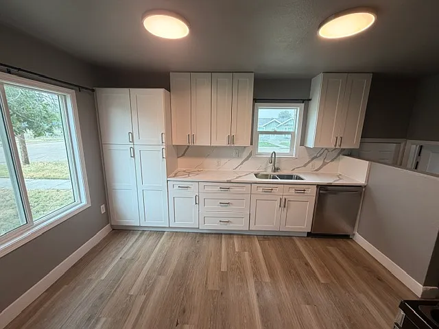 1122 E Denver St — Photo 4