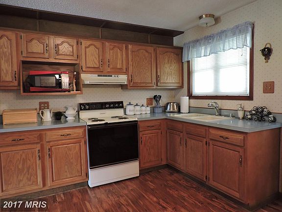 5th image of 1528 Crest View Ave