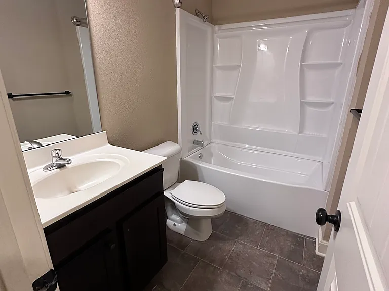 9404 N Adrian Ave — Photo 14