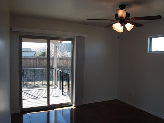 5th image of 3900 N Taylor Dr APT D