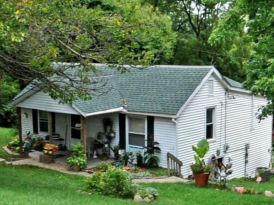 1st image of 4850 Hamlin Dr