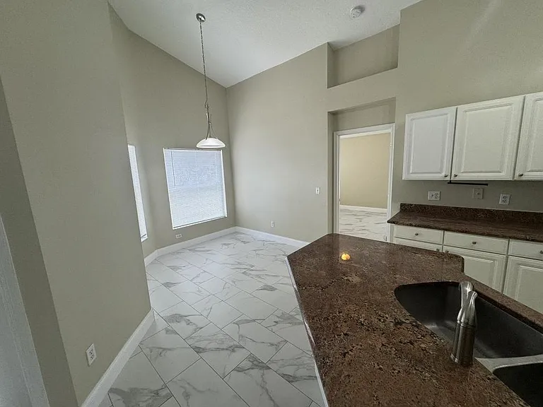 2347 Blake Way — Photo 10