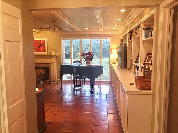 3rd image of 235 Montclair Dr