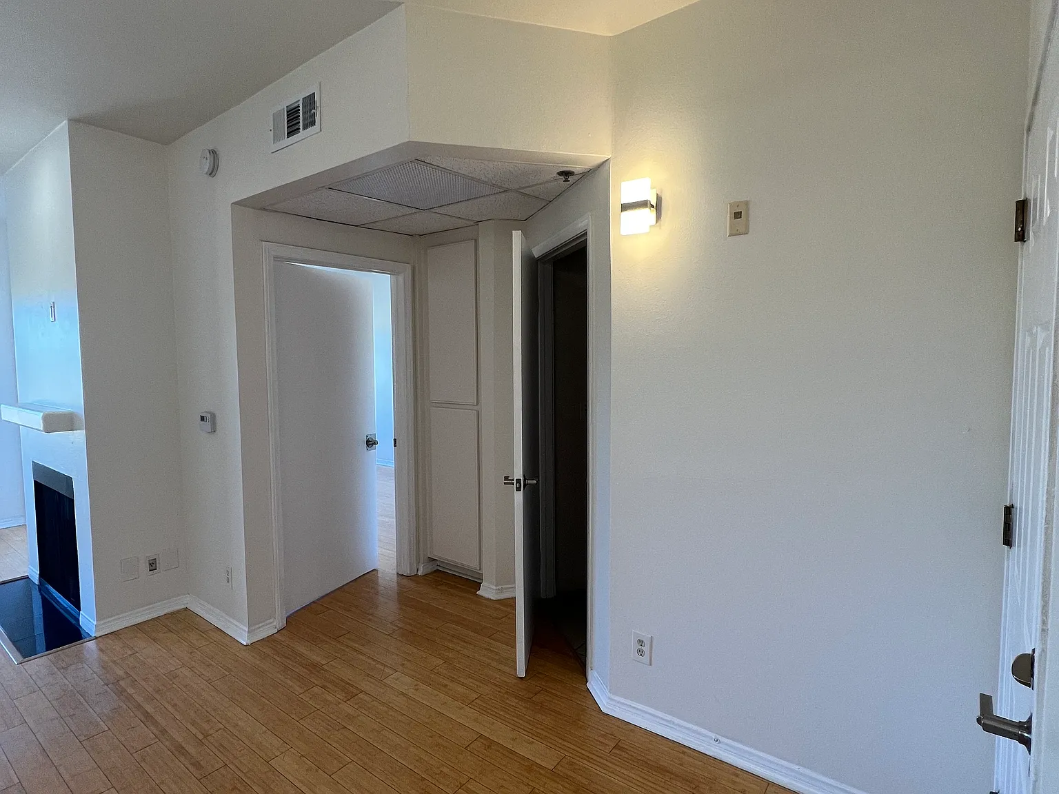 2 bed, 925 sqft, $3,650 — Photo 4