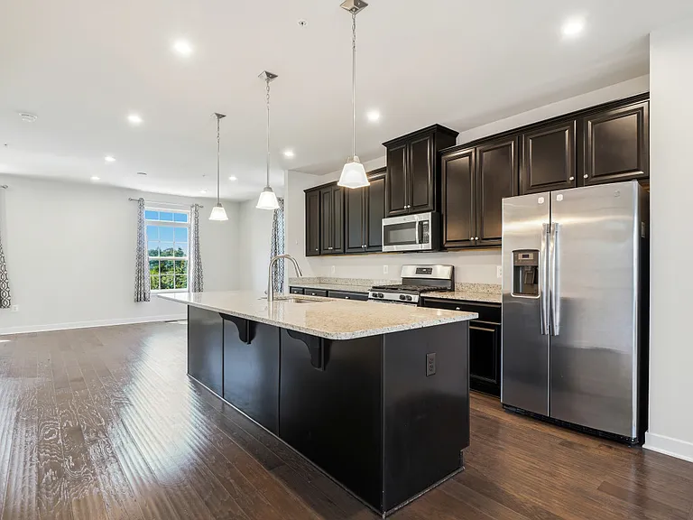 8015 Spring Arbor Dr — Photo 30