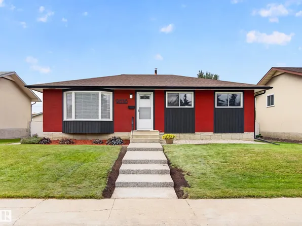 9836 169th St NW, Edmonton, AB T5P 3X4