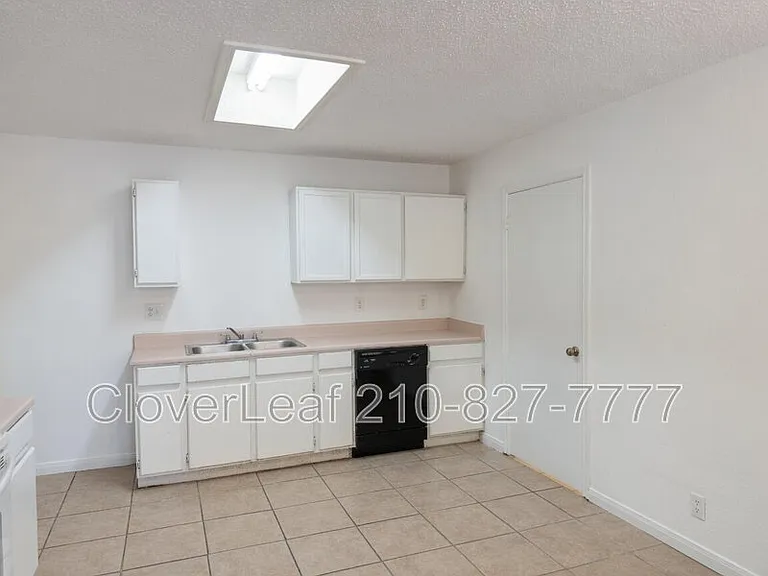 9714 Frost Plain Dr — Photo 12