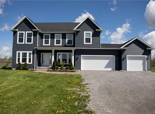 7149 Kinne Rd, Lockport, NY 14094