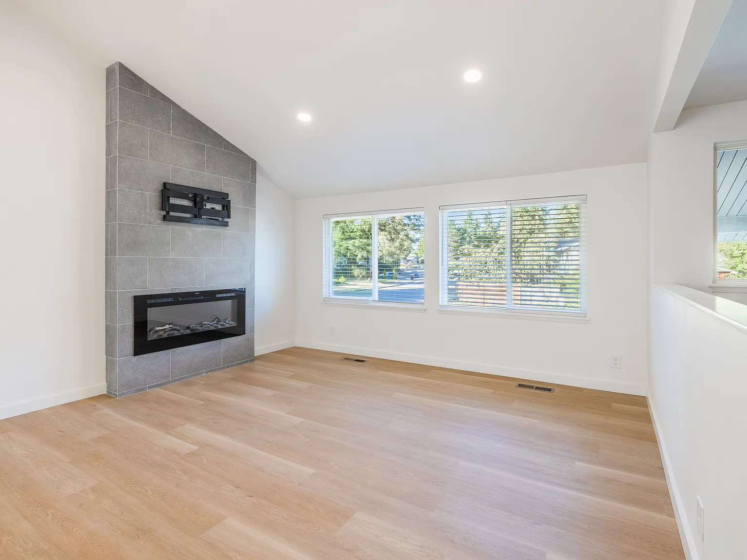 4819 S 292nd St — Photo 3