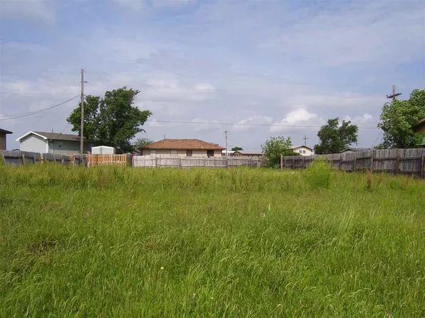 741 SW 45th St, Lawton, OK 73505