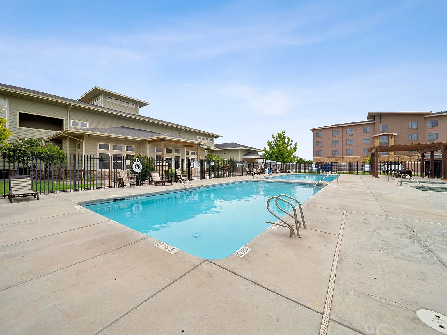 Windscape Apartments — Photo 1