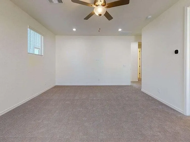 1107 S Vine St — Photo 25