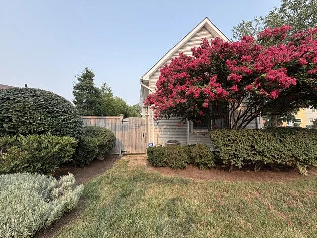 3 bed, 2065 sqft, $5,000 — Photo 2