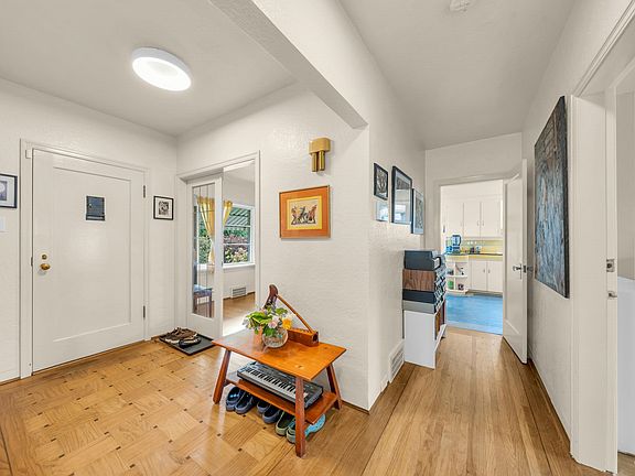 5th image of 2245 W 22nd Ave