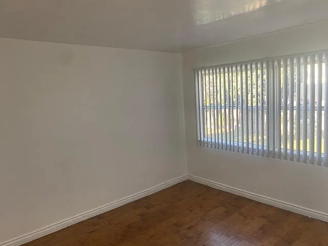 6326 Crenshaw Blvd. — Photo 16