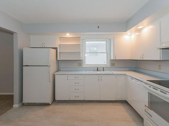 5th image of 2611 Cleveland Dr