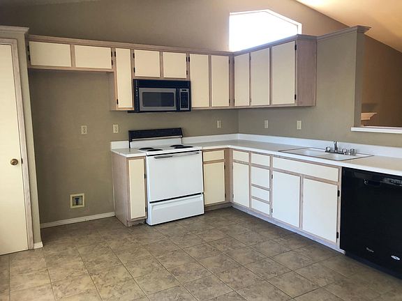 2nd image of 456 Buena Vista Dr
