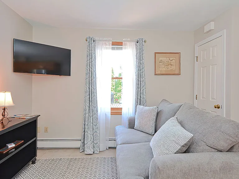 2 Mary Helen Way — Photo 6