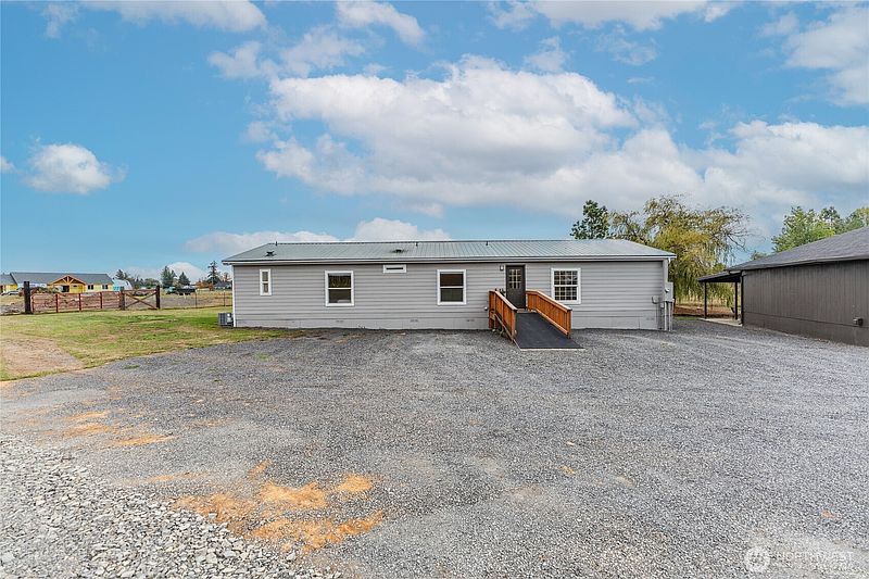 3rd image of 138 Rodeo Lane