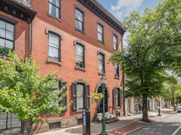 133 W High St