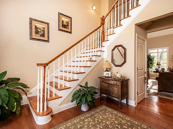 5th image of 10208 Ivy Hollow Dr